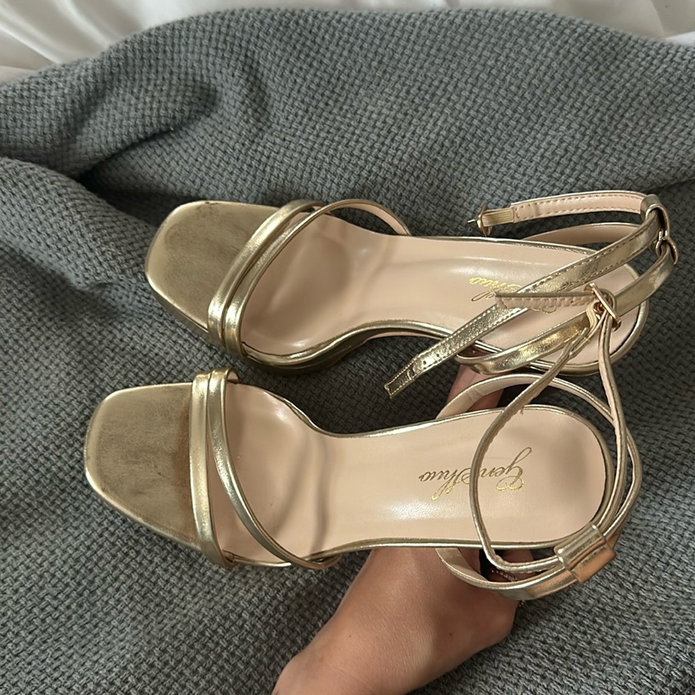 women’s gold heels